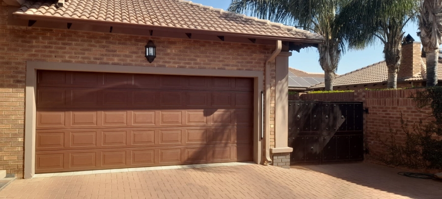 4 Bedroom Property for Sale in Wilkoppies North West